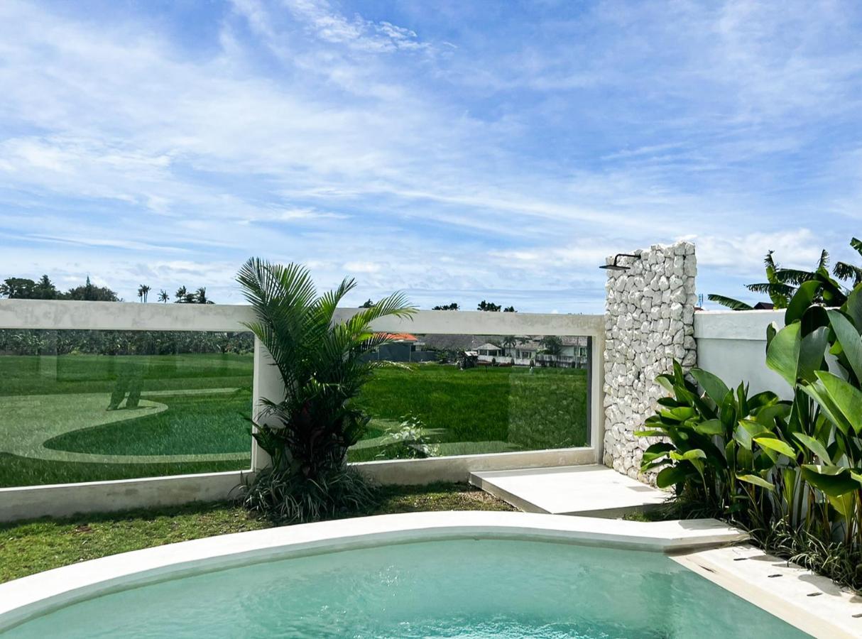 Villa Aurelia Canggu Buitenkant foto