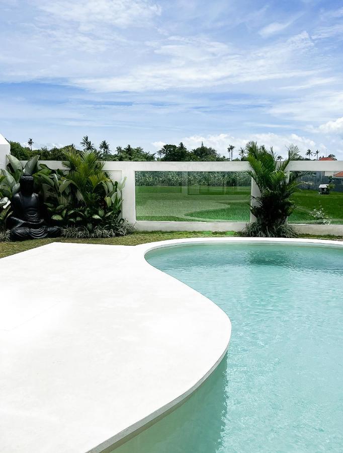 Villa Aurelia Canggu Buitenkant foto